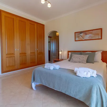 Casa Laranjal * אלבופיירה