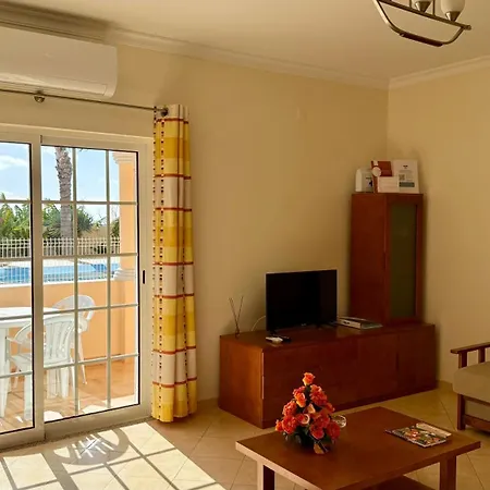 Casa Laranjal 阿尔布费拉